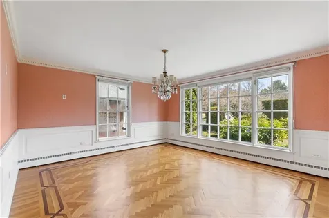 28 South Hill Drive Cranston RI 02920
