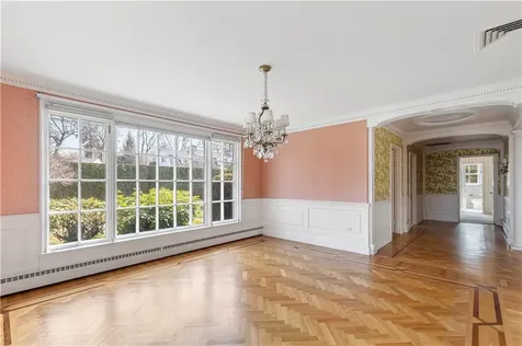 28 South Hill Drive Cranston RI 02920