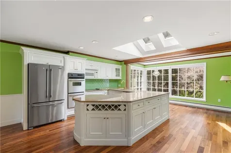 28 South Hill Drive Cranston RI 02920