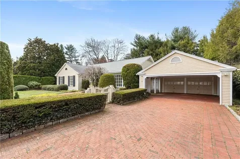 28 South Hill Drive Cranston RI 02920