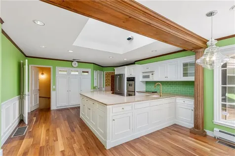 28 South Hill Drive Cranston RI 02920