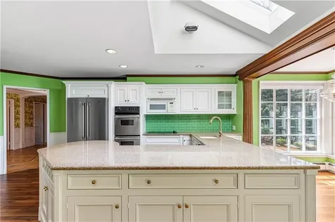 28 South Hill Drive Cranston RI 02920