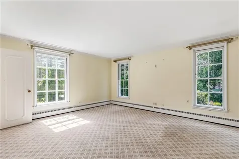 28 South Hill Drive Cranston RI 02920