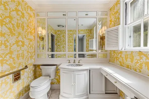 28 South Hill Drive Cranston RI 02920
