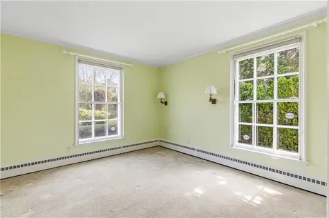 28 South Hill Drive Cranston RI 02920