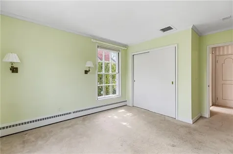 28 South Hill Drive Cranston RI 02920
