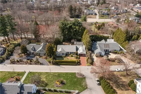 28 South Hill Drive Cranston RI 02920