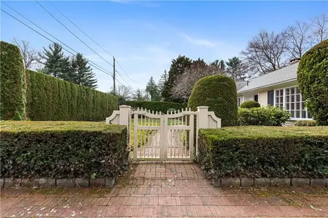28 South Hill Drive Cranston RI 02920