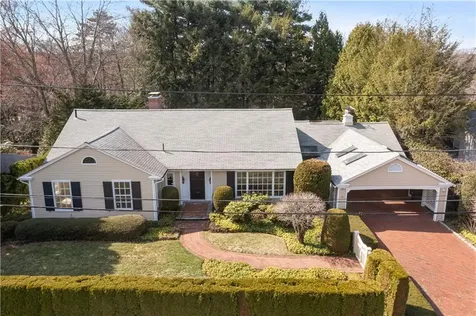 28 South Hill Drive Cranston RI 02920