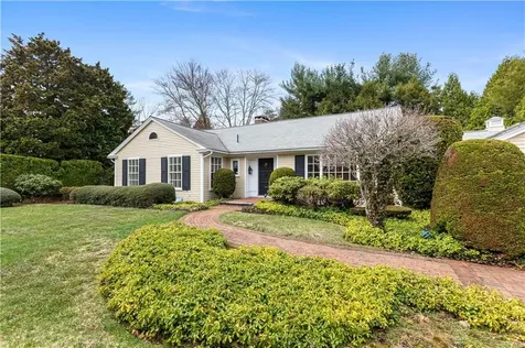 28 South Hill Drive Cranston RI 02920