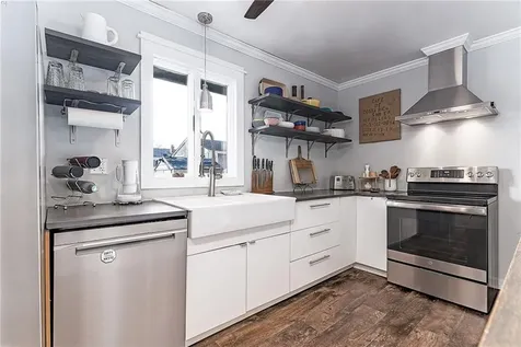 55 Rhode Island Boulevard Portsmouth RI 02871