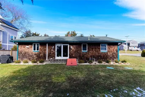 55 Rhode Island Boulevard Portsmouth RI 02871