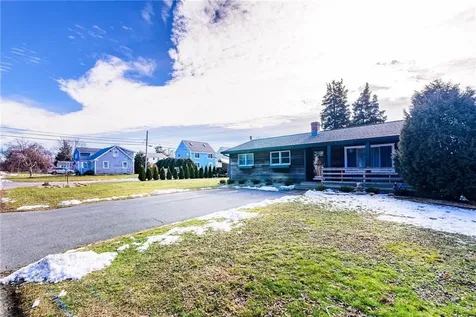 55 Rhode Island Boulevard Portsmouth RI 02871