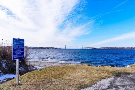 55 Rhode Island Boulevard Portsmouth RI 02871