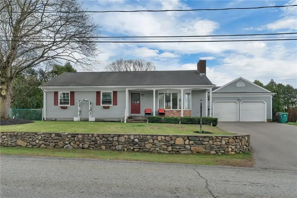 33 Achille Street Woonsocket RI 02895