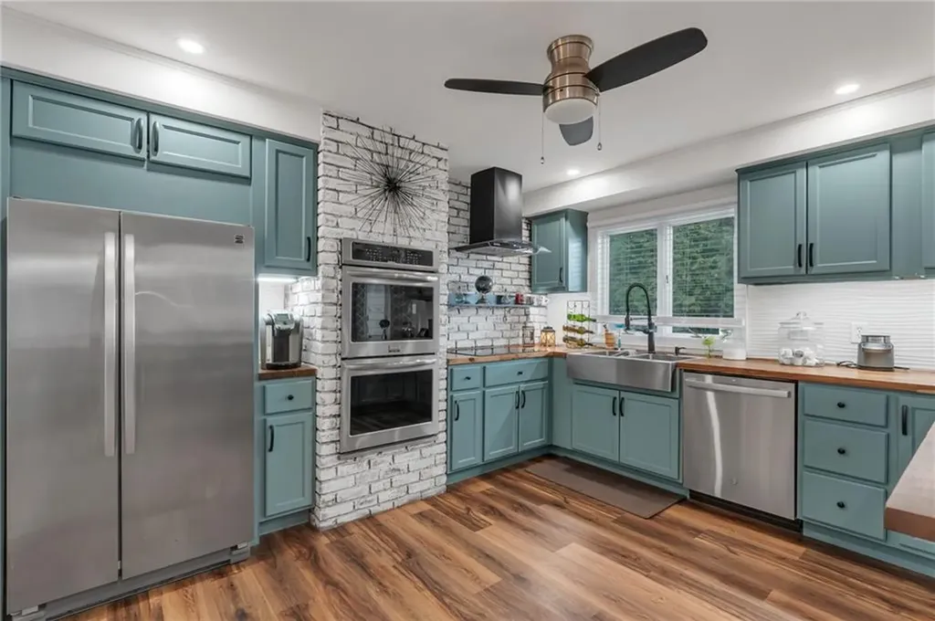 33 Achille Street Woonsocket RI 02895