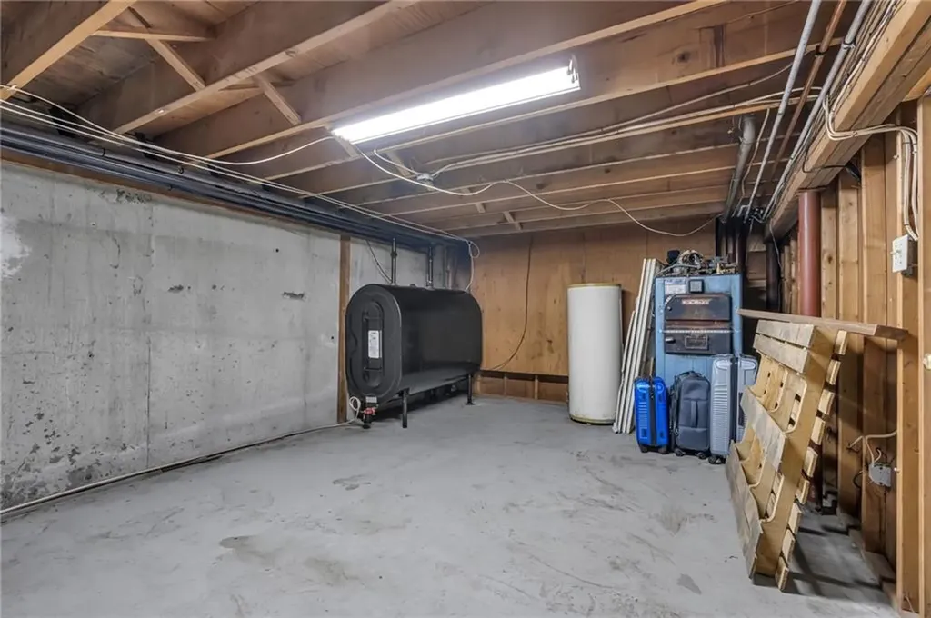 33 Achille Street Woonsocket RI 02895