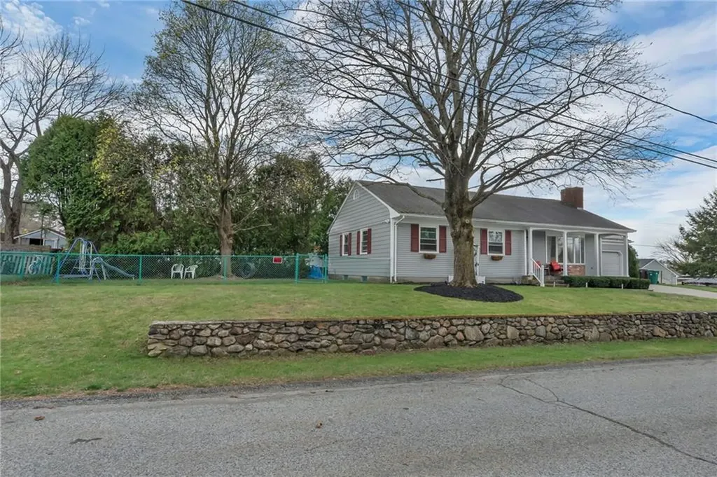 33 Achille Street Woonsocket RI 02895