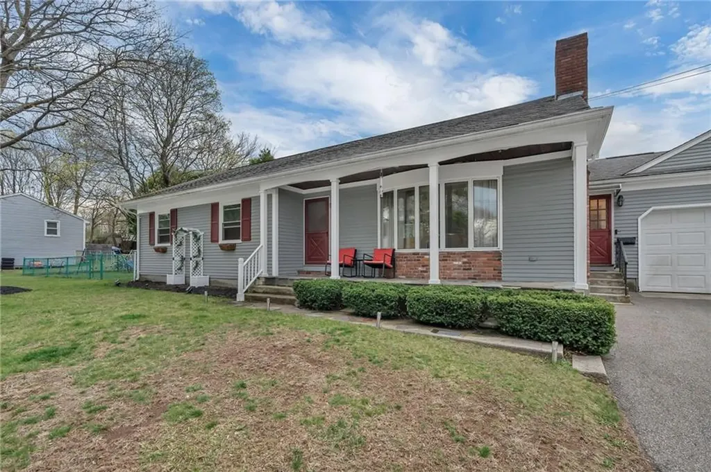33 Achille Street Woonsocket RI 02895