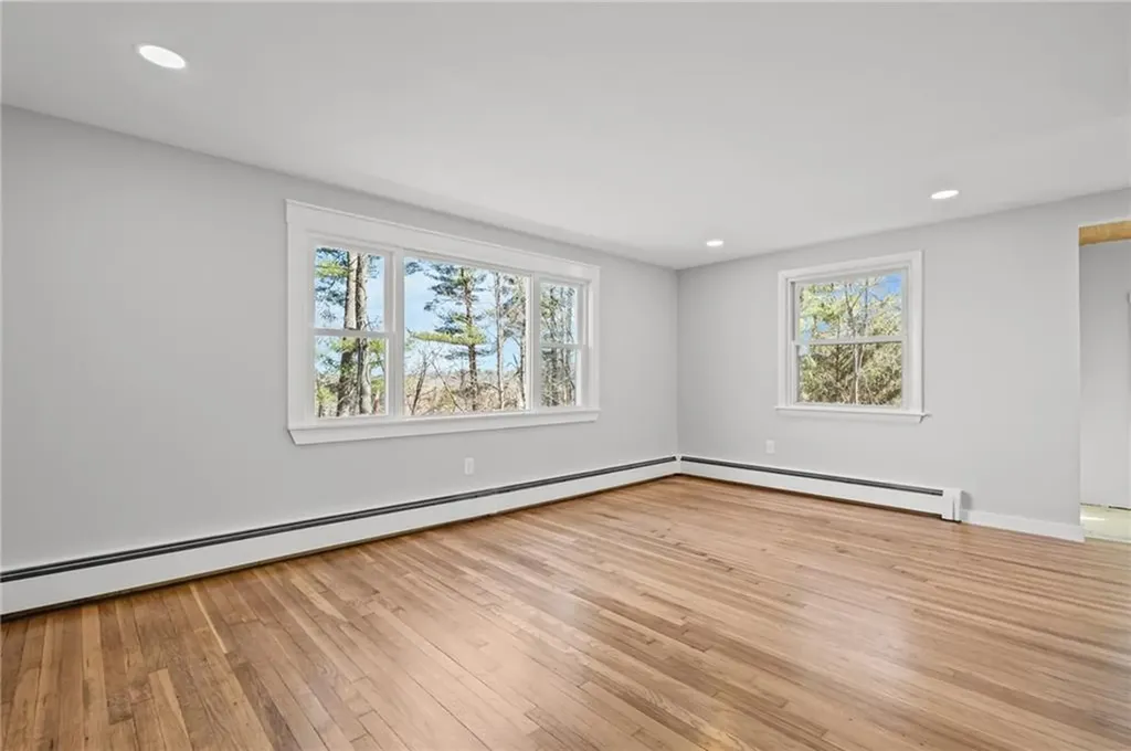 689 Knotty Oak Road Coventry RI 02816