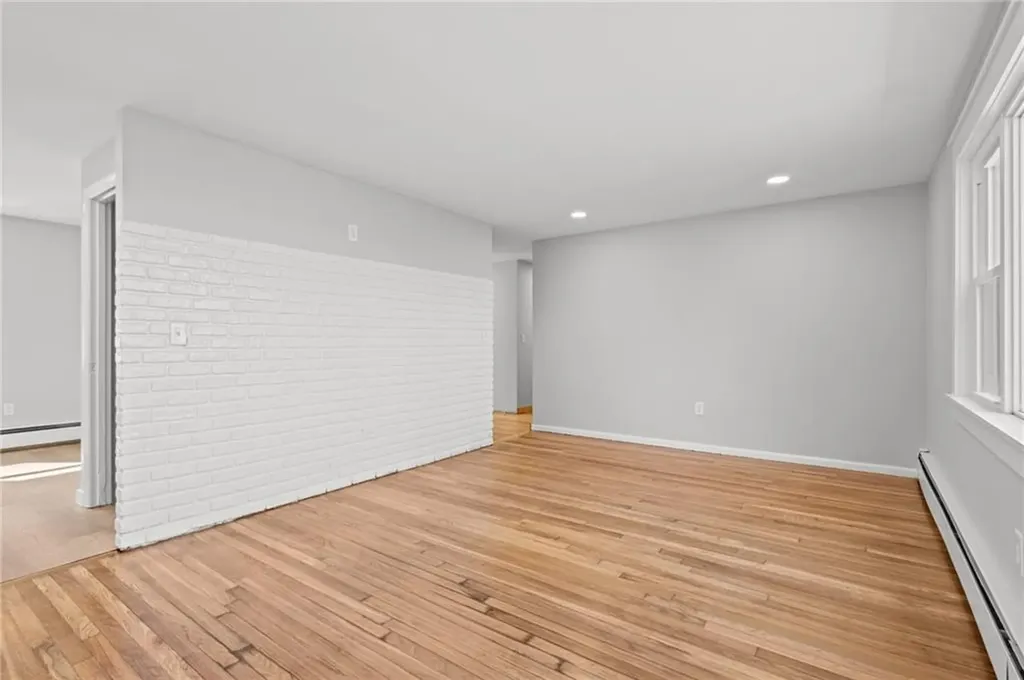 689 Knotty Oak Road Coventry RI 02816