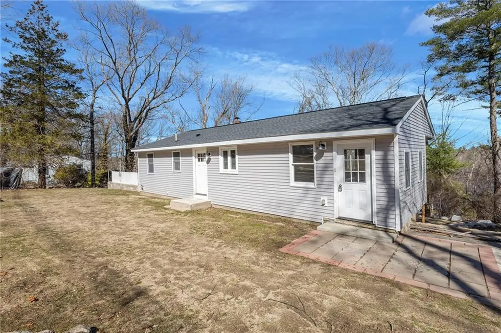 689 Knotty Oak Road Coventry RI 02816