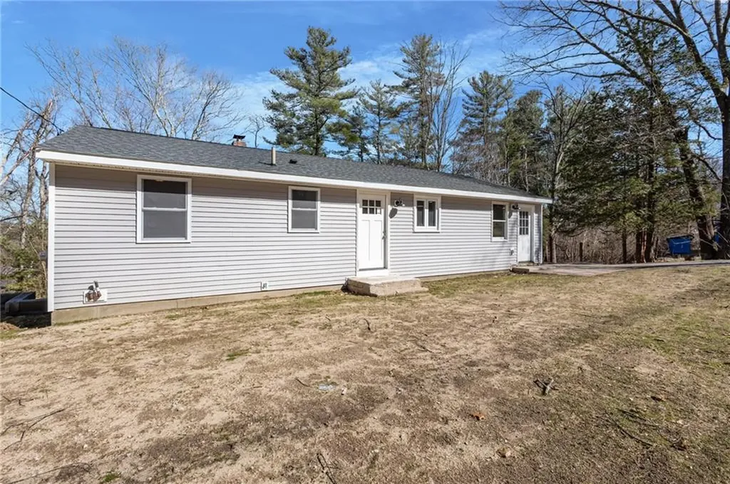 689 Knotty Oak Road Coventry RI 02816