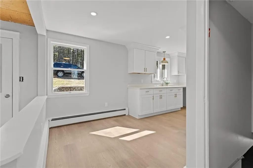 689 Knotty Oak Road Coventry RI 02816
