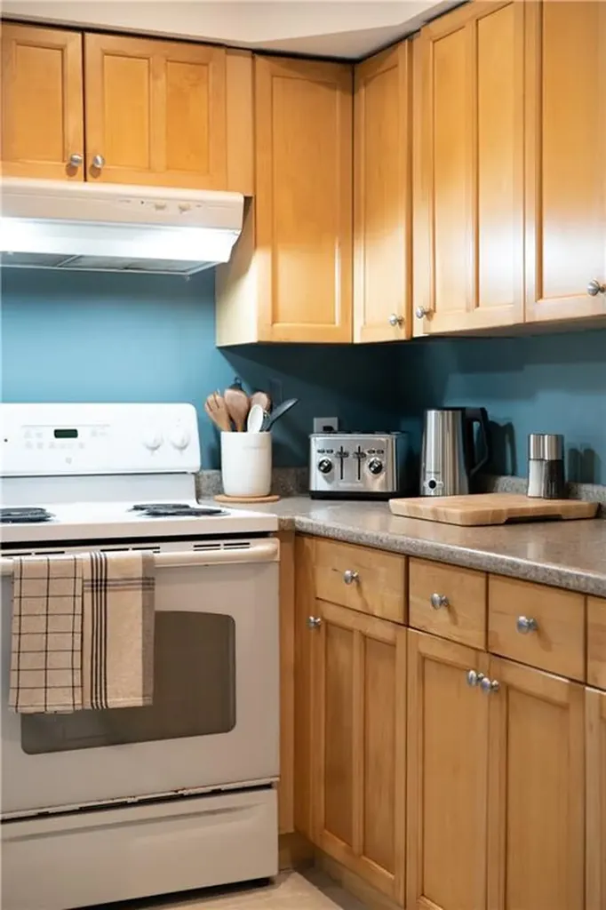 534 Aquidneck Avenue Middletown RI 02842
