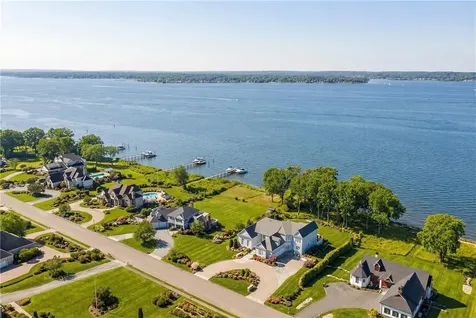246 Channel View Warwick RI 02889