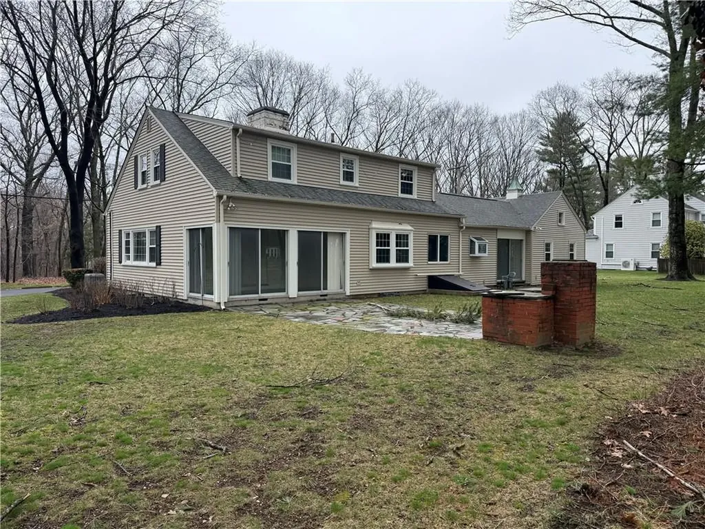 90 Alexander Mcgregor Road Pawtucket RI 02864