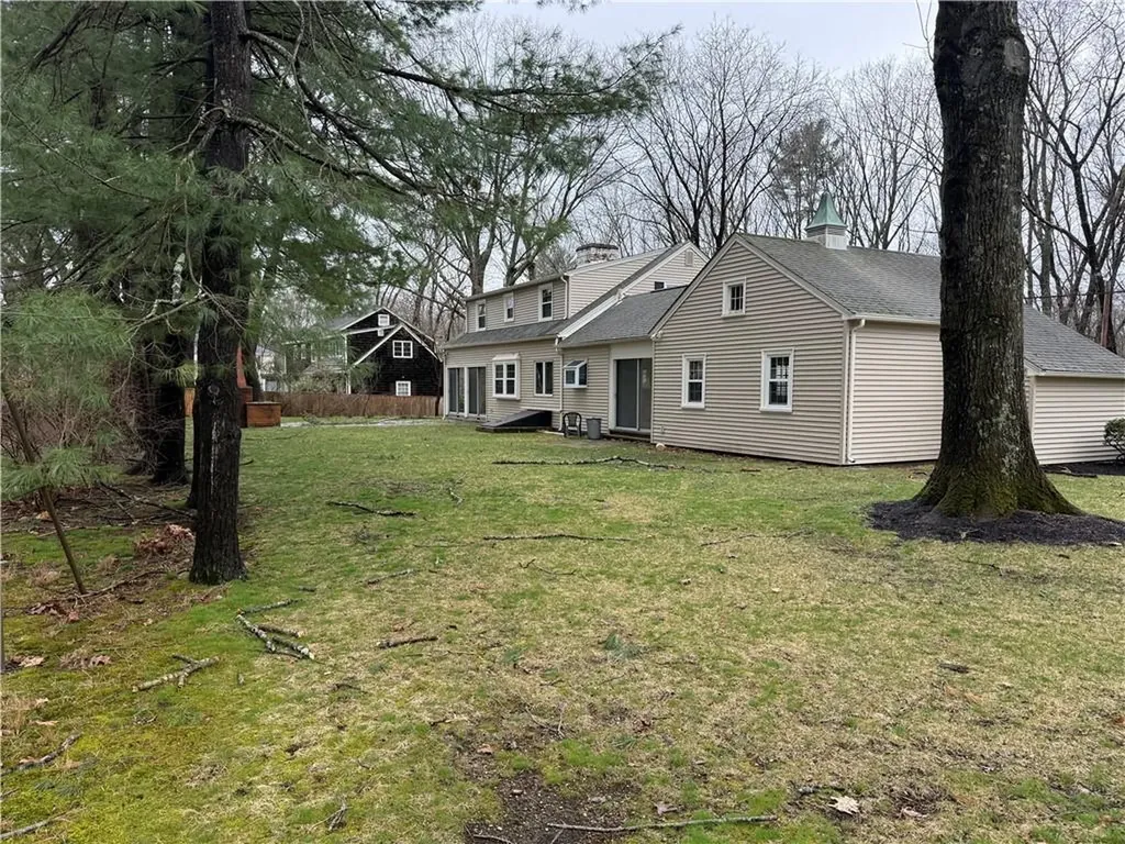 90 Alexander Mcgregor Road Pawtucket RI 02864