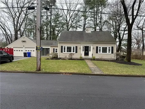 90 Alexander Mcgregor Road Pawtucket RI 02864