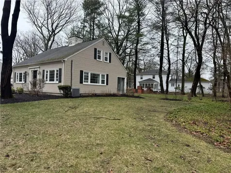 90 Alexander Mcgregor Road Pawtucket RI 02864