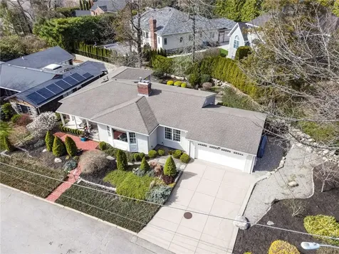 12 Coldbrook Court Cranston RI 02920