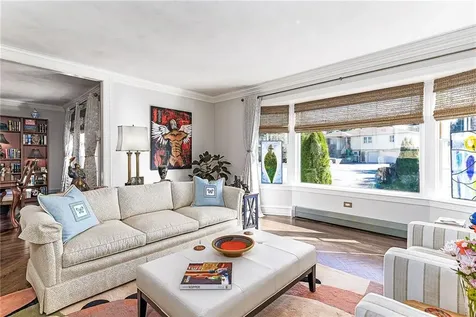 12 Coldbrook Court Cranston RI 02920