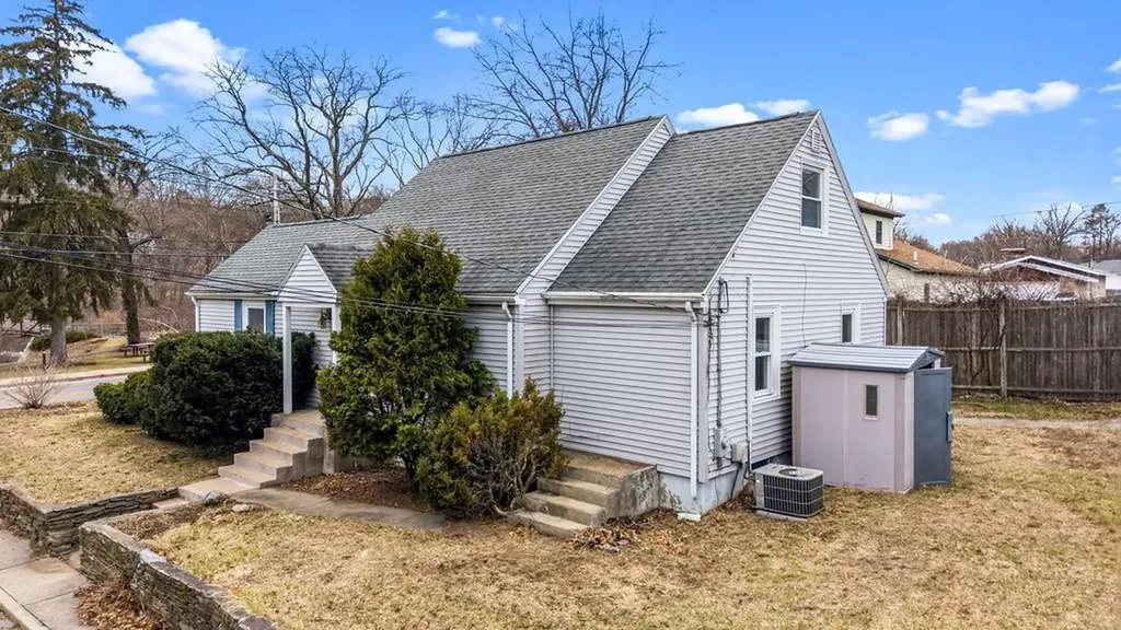 2 Whitman Street Smithfield RI 02917