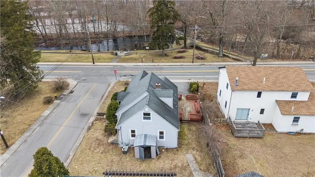 2 Whitman Street Smithfield RI 02917