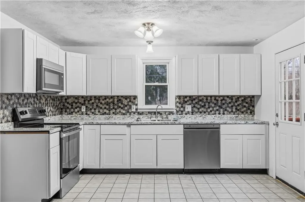 2 Whitman Street Smithfield RI 02917