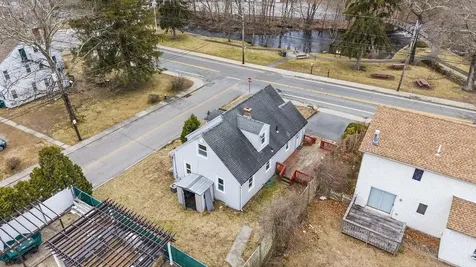 2 Whitman Street Smithfield RI 02917