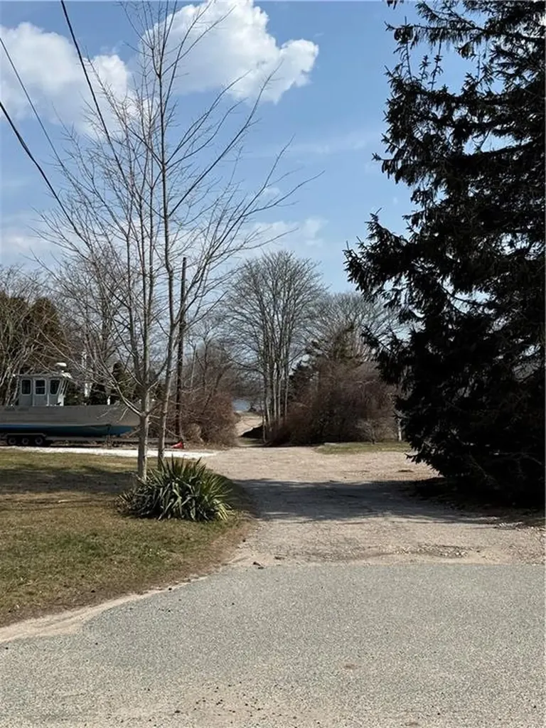 12 Allens Cove Road Charlestown RI 02813