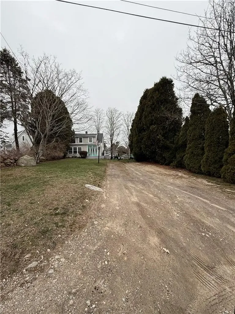 12 Allens Cove Road Charlestown RI 02813