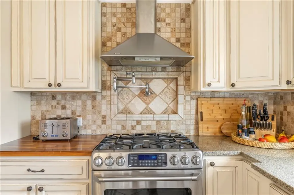 135 Meshanticut Valley Parkway Cranston RI 02920