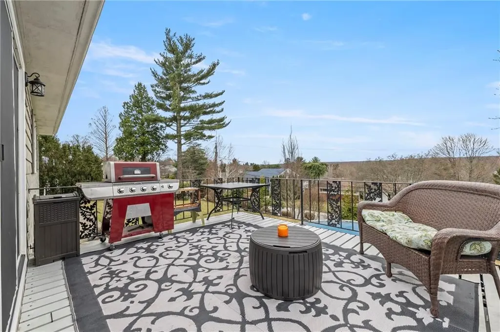 135 Meshanticut Valley Parkway Cranston RI 02920