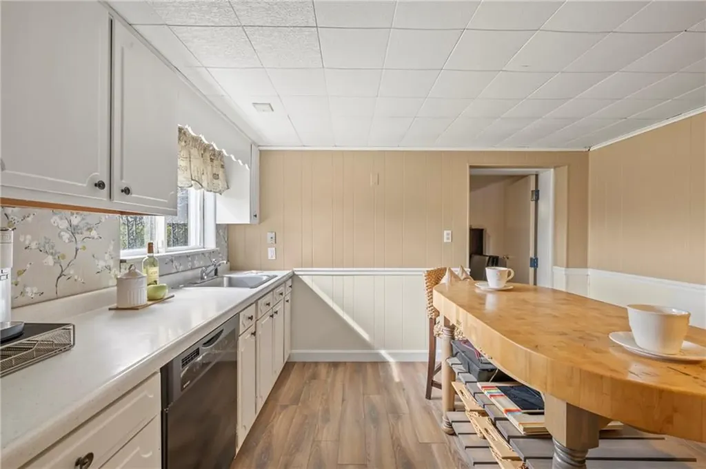 135 Meshanticut Valley Parkway Cranston RI 02920