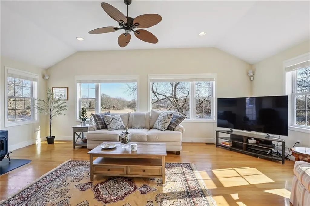 302 Pond Street South Kingstown RI 02879