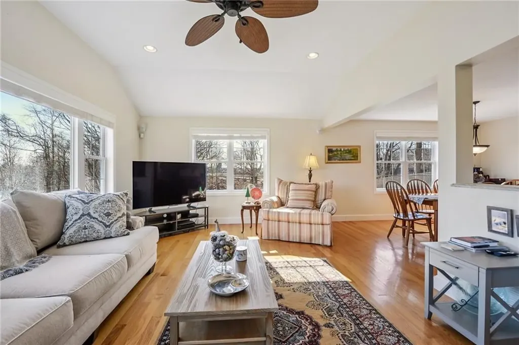 302 Pond Street South Kingstown RI 02879