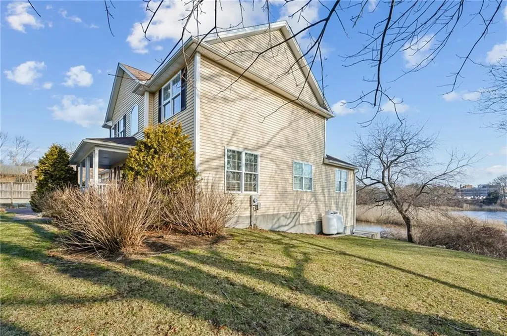 302 Pond Street South Kingstown RI 02879