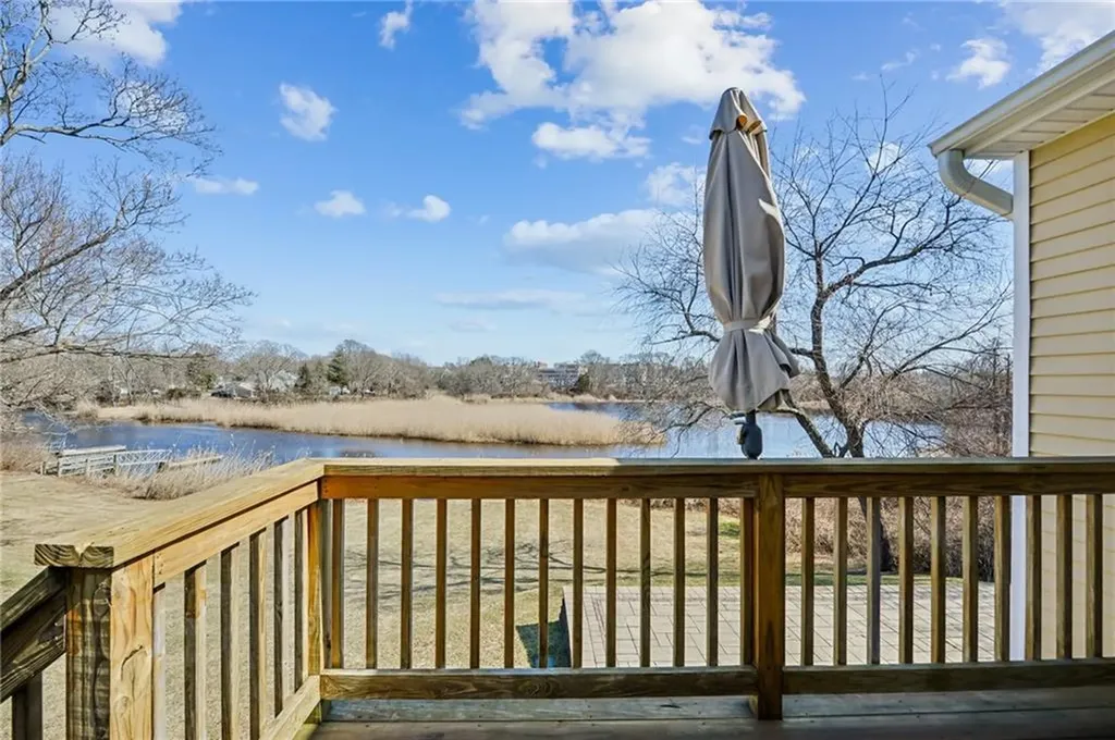 302 Pond Street South Kingstown RI 02879
