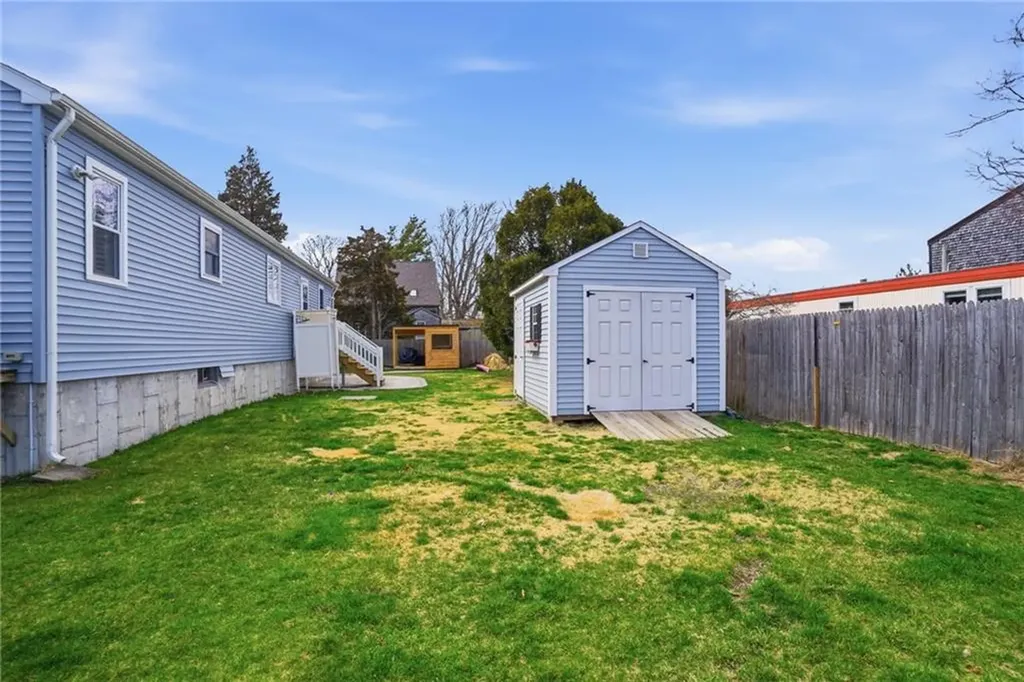 77 Walnut Street Portsmouth RI 02871